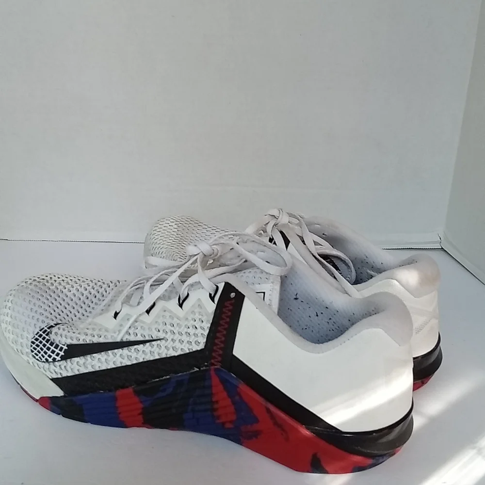 Nike base swoosh