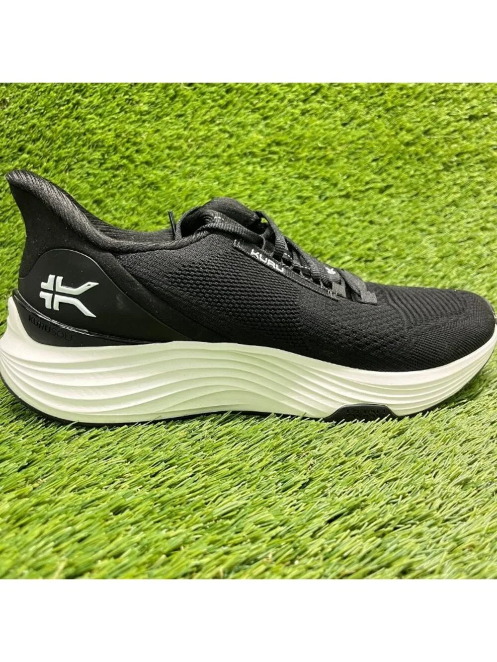 Kuru Atom 2 Mens Size 10.5 Black White Athletic Running Walking Shoes Sneakers