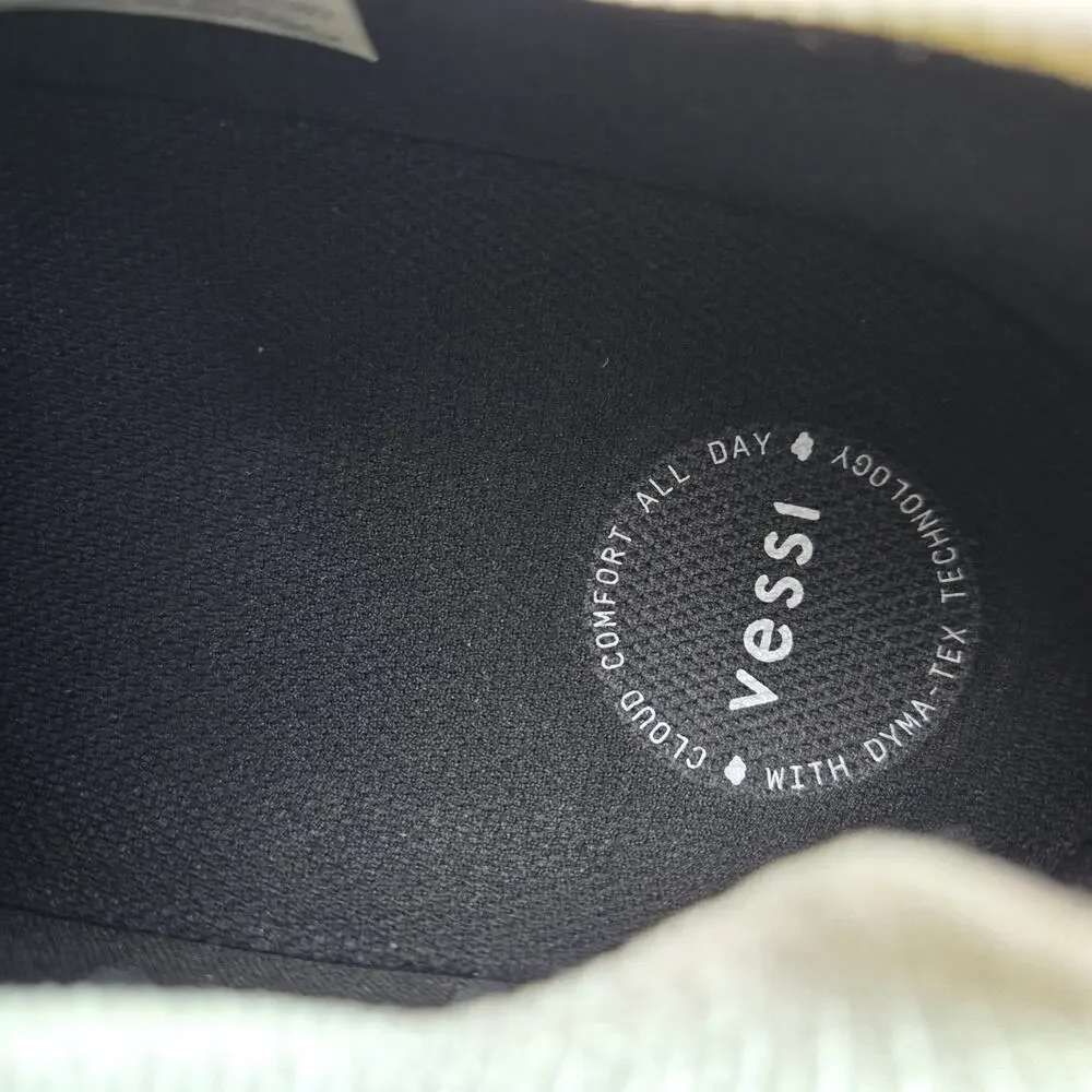 Vessi everyday move