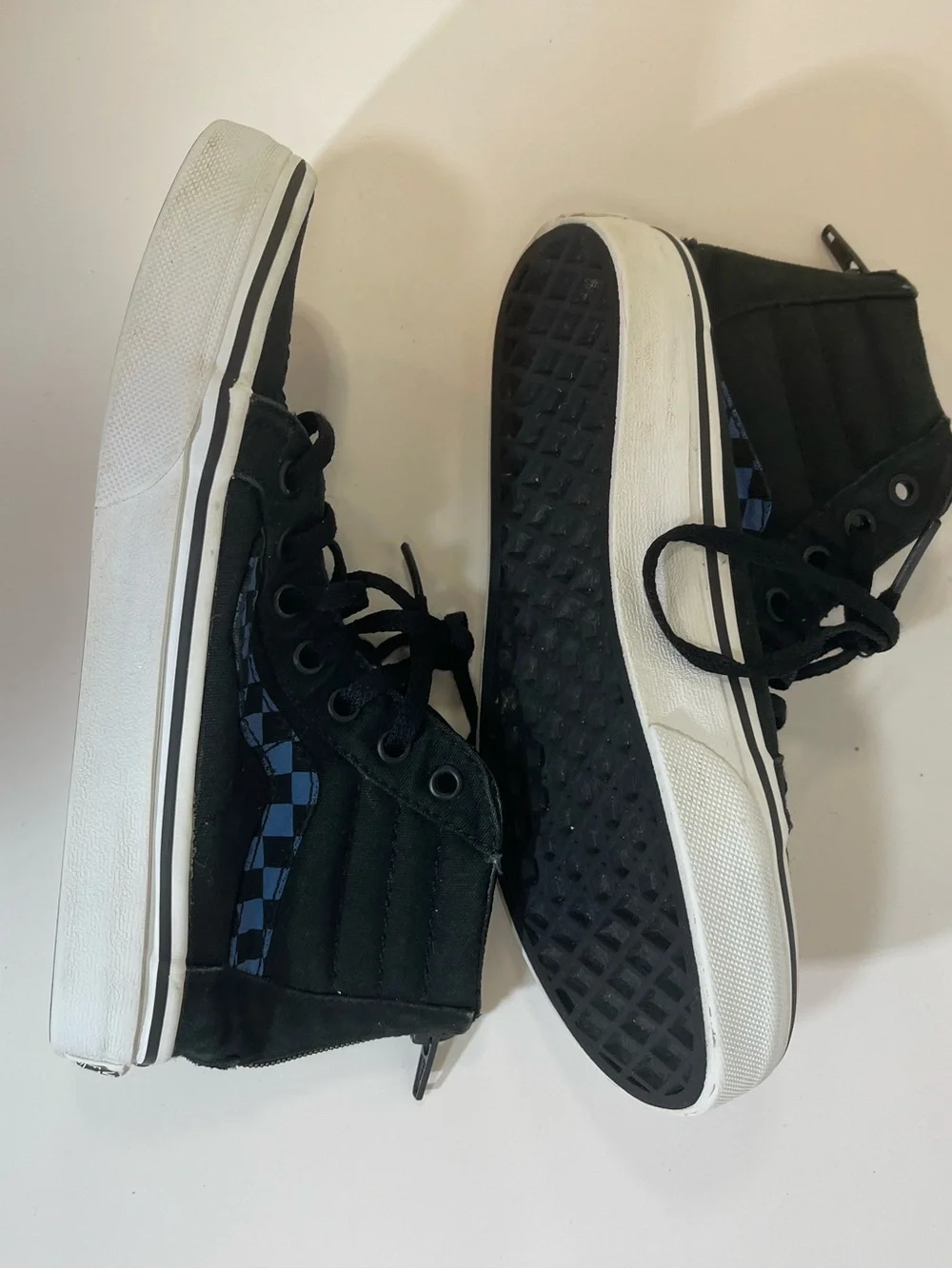VANS Sk8-Hi Youth Sz 2 Sneakers Black/White, Lace-Up, High Top Zipper Back