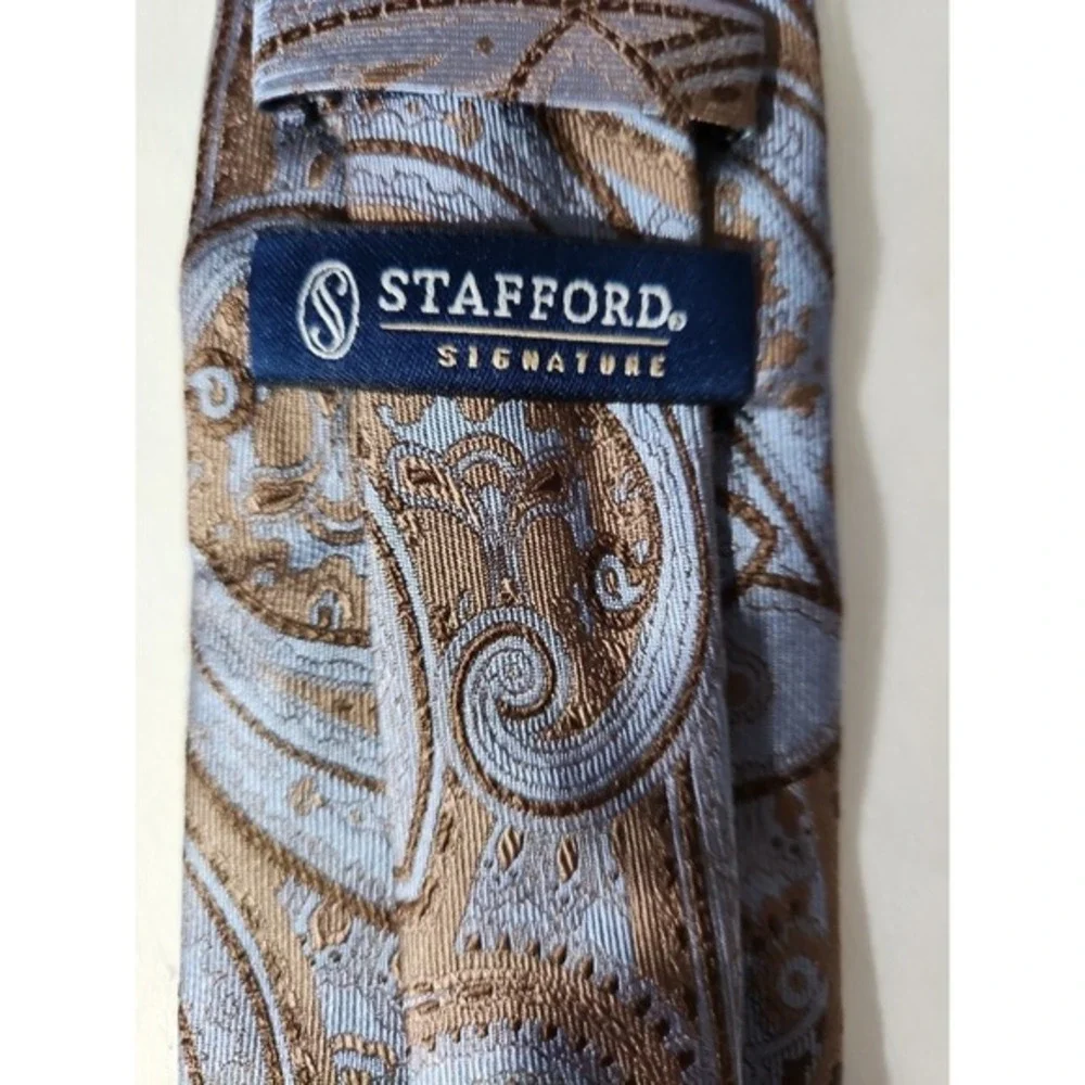 Nordstrom 100% Silk Necktie Tie Design‎ Blue /Stafford Signature Design Blue