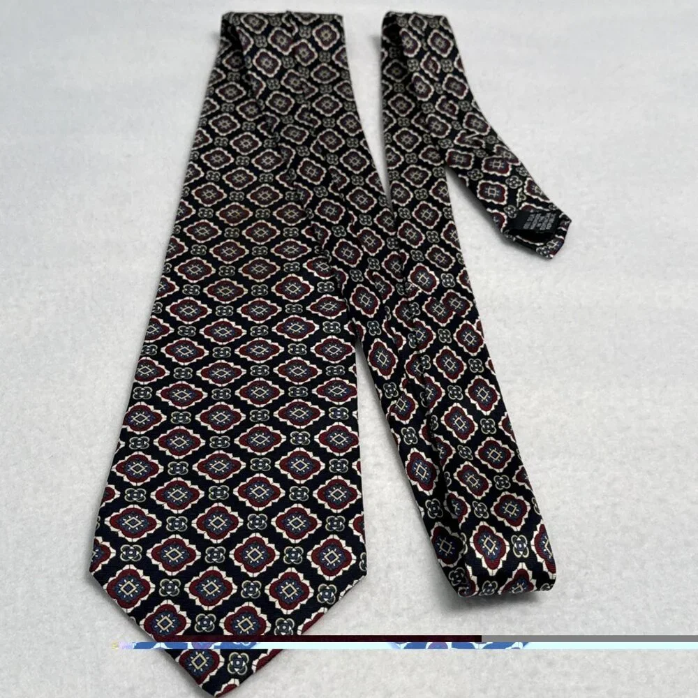 Claybrooke 100% Silk Handmade Black Red Graphics Tie 57