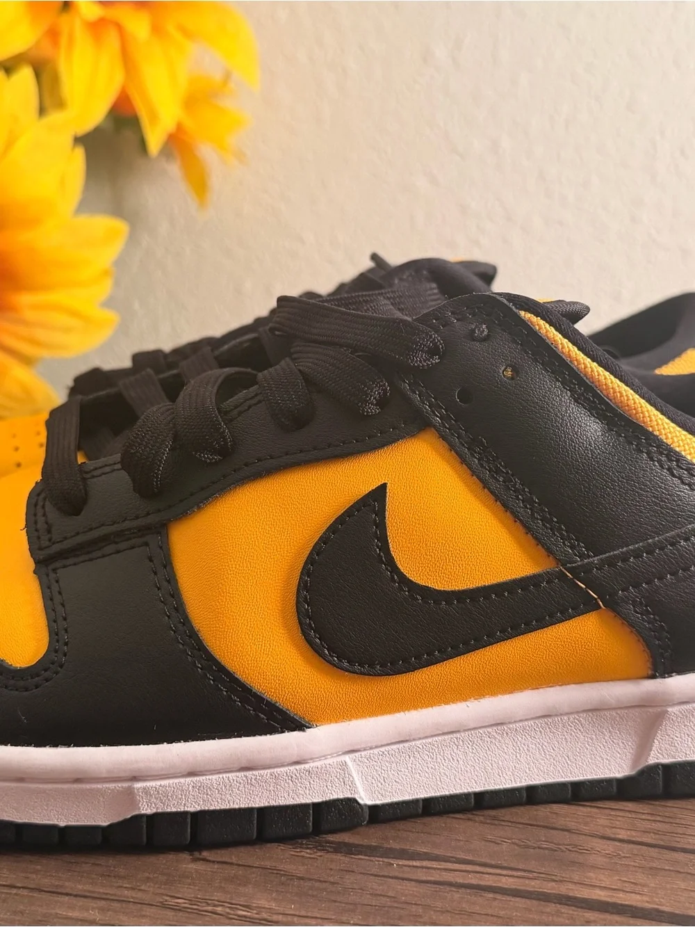 Nike up closure