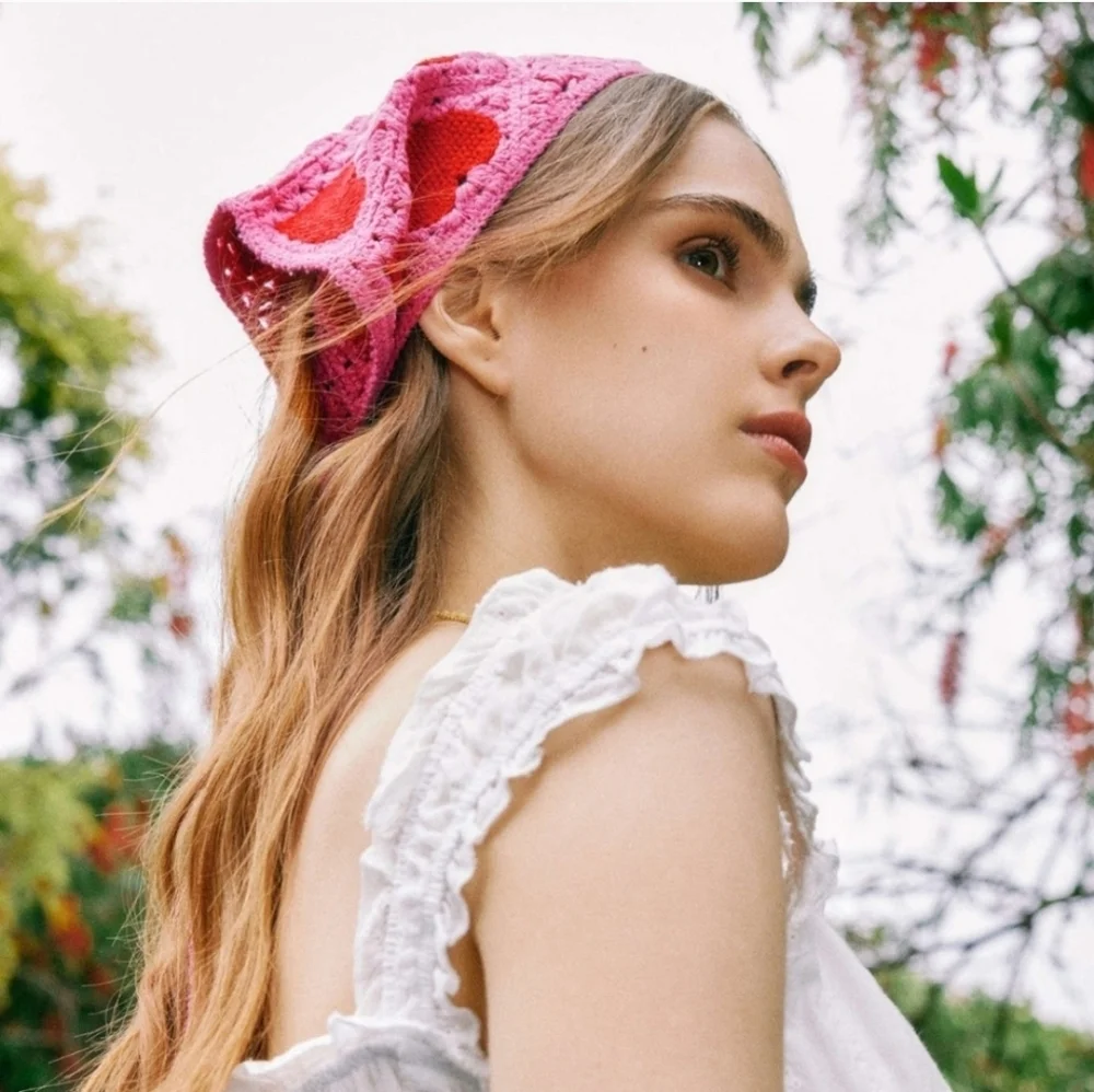 💖🔹️piper K 🔹️ Crochet Heart Head Scarf in Red and Pink