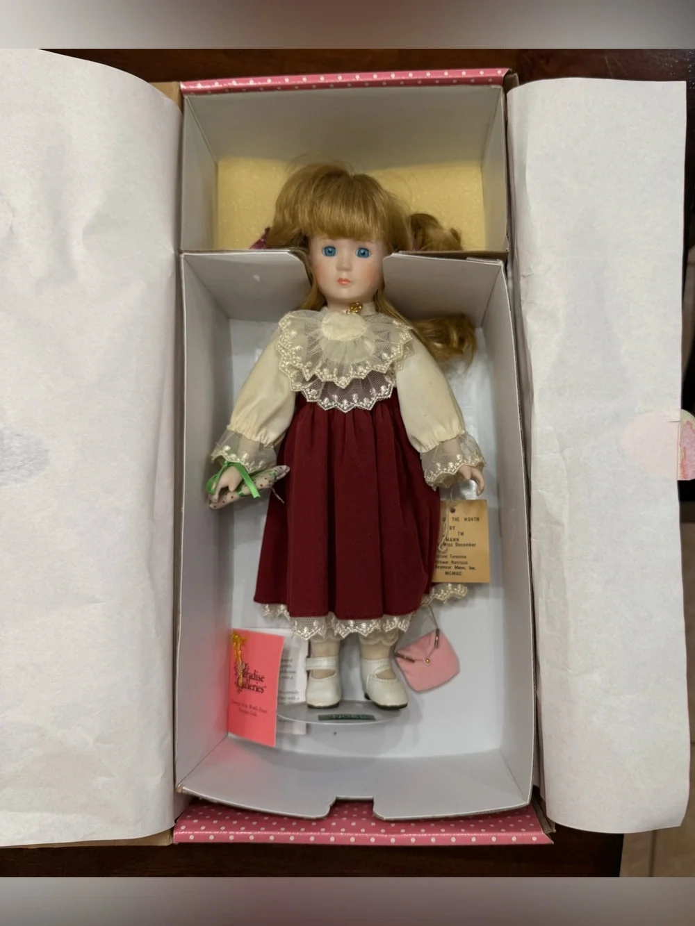 Paradise Galleries Treasury Noel 16 in Porcelain Doll.