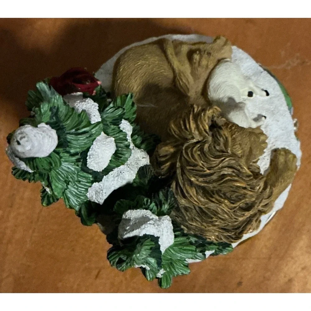The San‎ Francisco Music Box Company Lion & Lamb Christmas Music Box, Tested