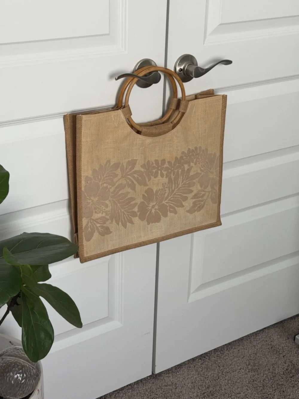Bamboo-Handled Jute Tote with Floral Motif - Natural Tan