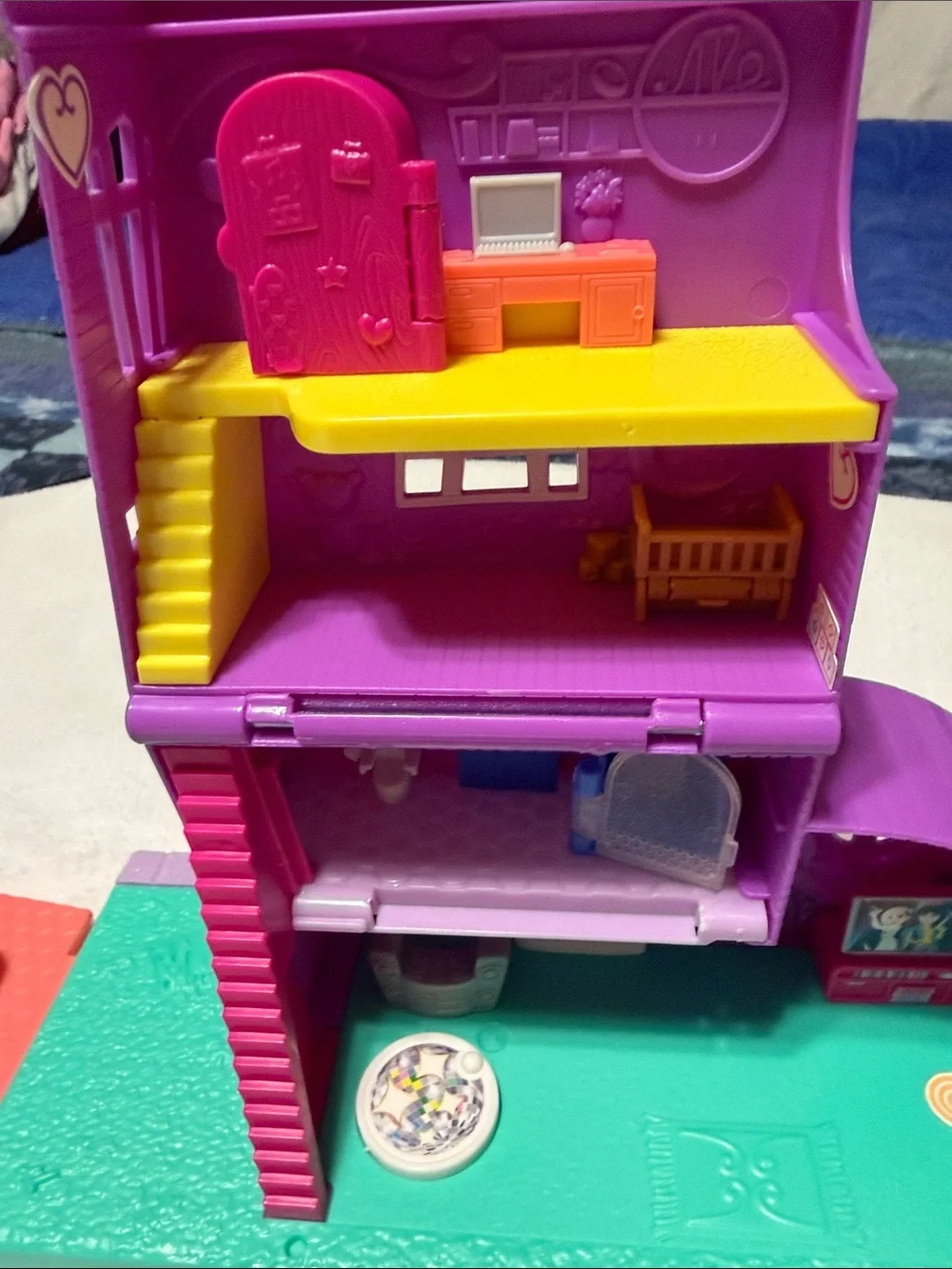 Polly Pocket Foldable Kids Playset in Purple & Teal with Mini Figures