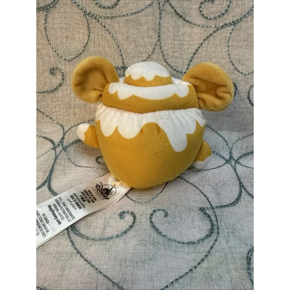 Disney Munchlings Mickey Mouse Cinnamon Swirl Bun‎ Baked Treats shopDisney