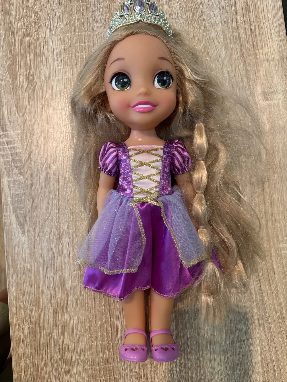 Disney Princess Rapunzel Glow N Style 14” Doll