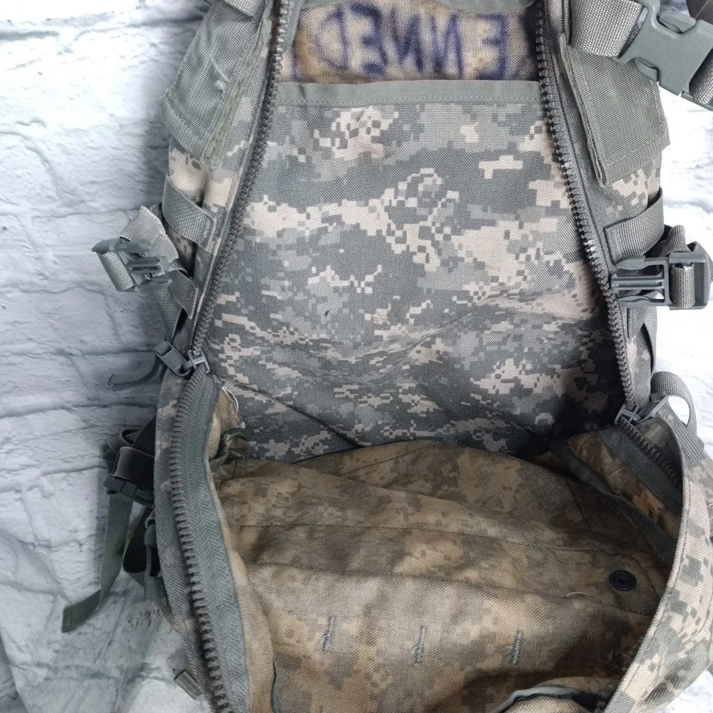 US Military MOLLE II Assault Pack ACU Digital Camo Tactical Backpack s10