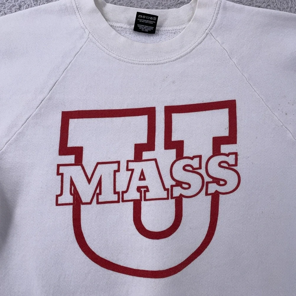 Vintage UMass Minutemen Sweatshirt CROP FIT XS White Crewneck College Raglan 90s