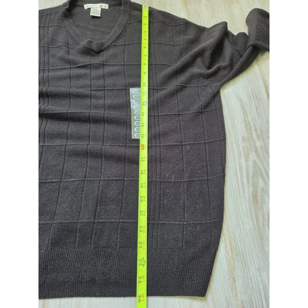 NWT Geoffrey Beene Mens Black V Neck Windowpane Textured Knit Sweater Size M