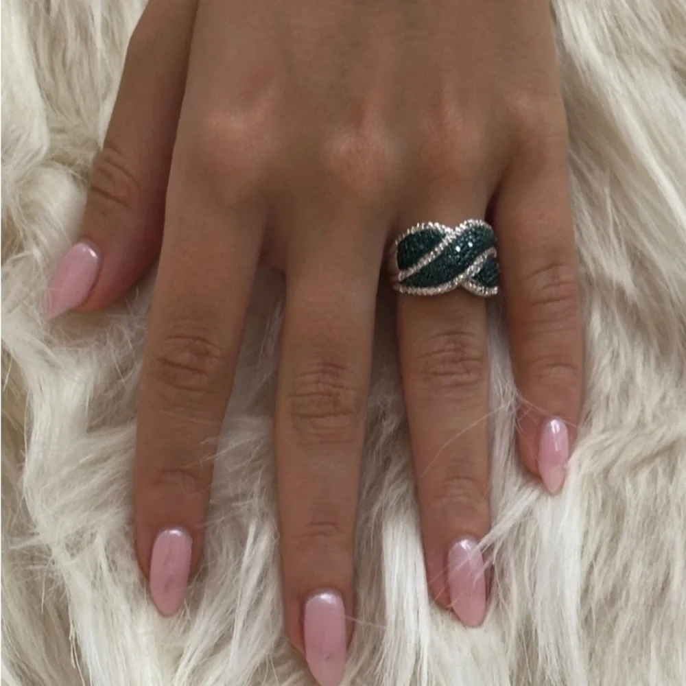 925 Sterling Silver stylish twist