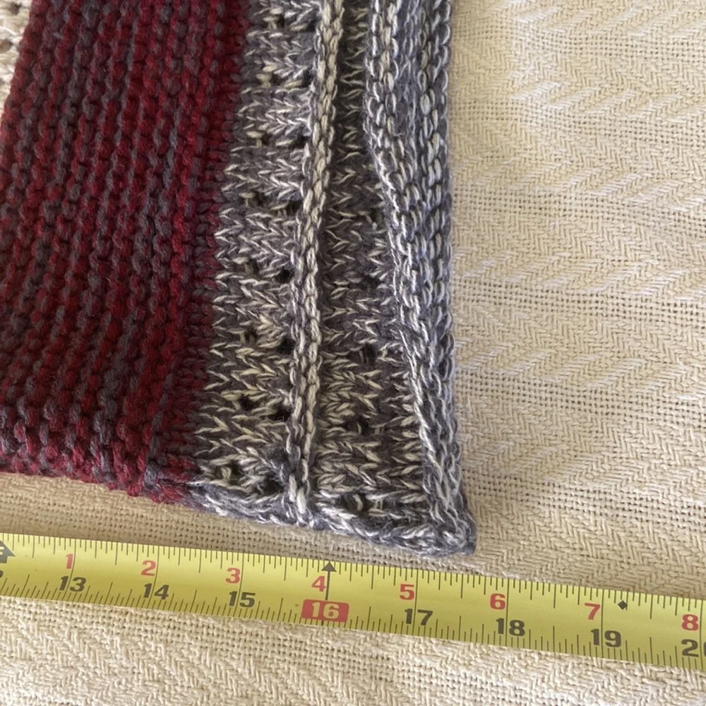 NWOT Knit infinity scarf OS maroon and gray