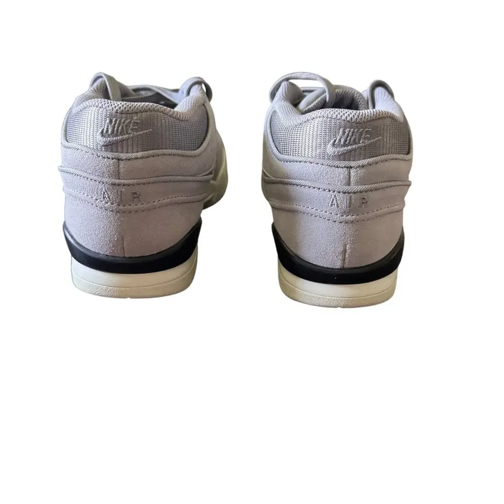 Nike prominent low forefoot