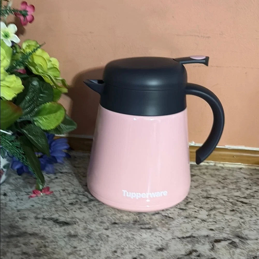 TUPPERWARE Thermal Jug Insulated carafe Pink NEW in Box