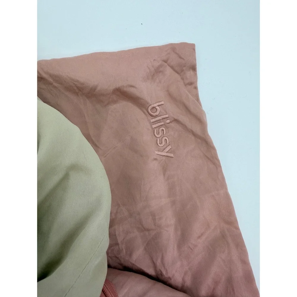 Blissy damaged silk