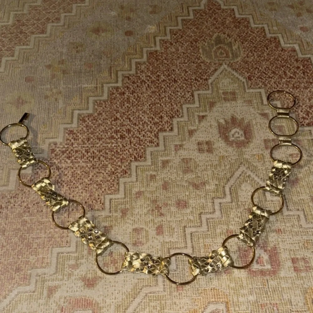 Vintage rhinestones euc