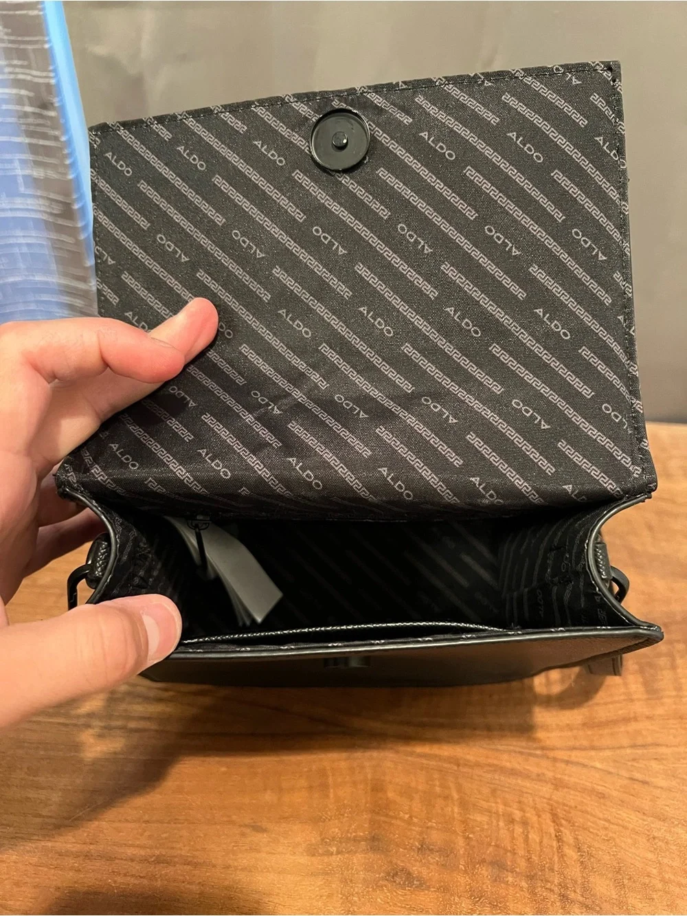 Aldo compact structured