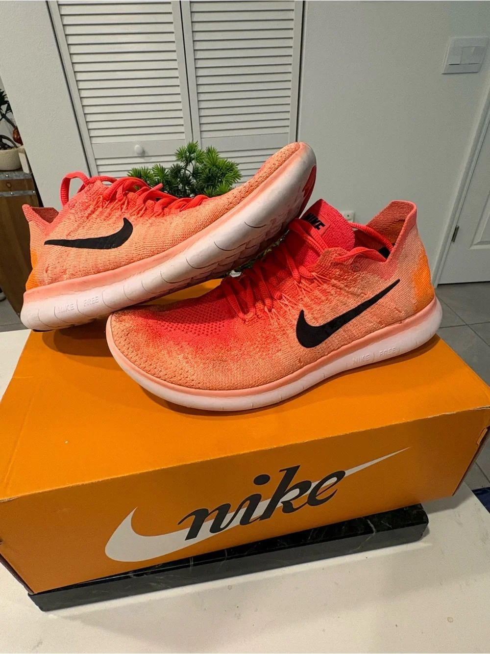 Nike shoes swoosh cushioned