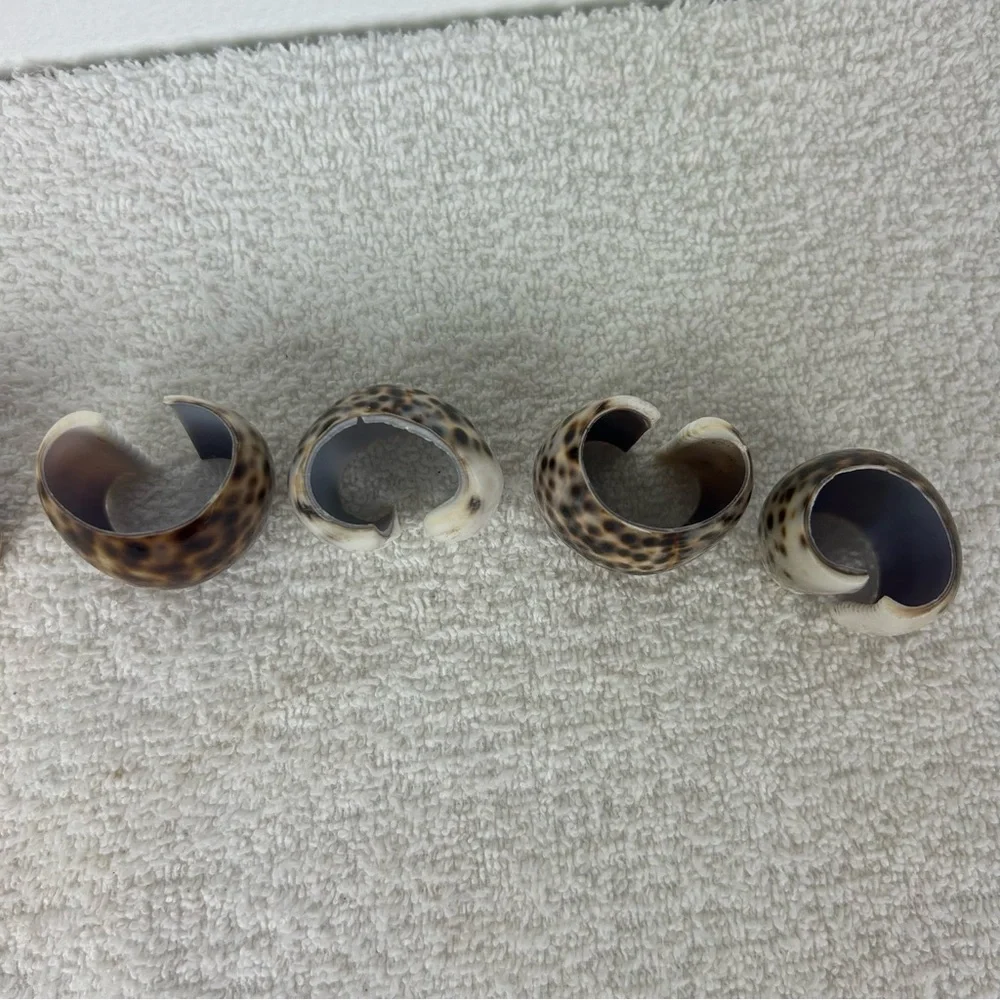 VTG Set of 8 Tiger Cowrie Sea Shell Napkin Holder Rings