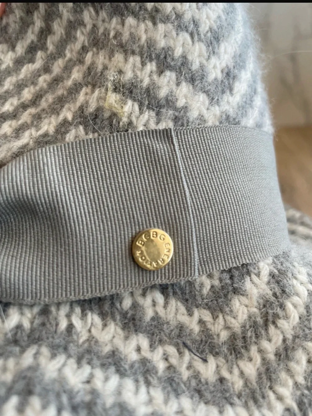 Textured Chevron Wool Fedora Hat in Gray and Cream
