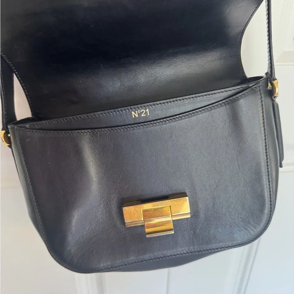 N21 this elegant