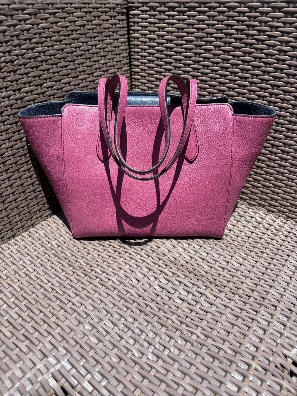 Gucci structured pebbled