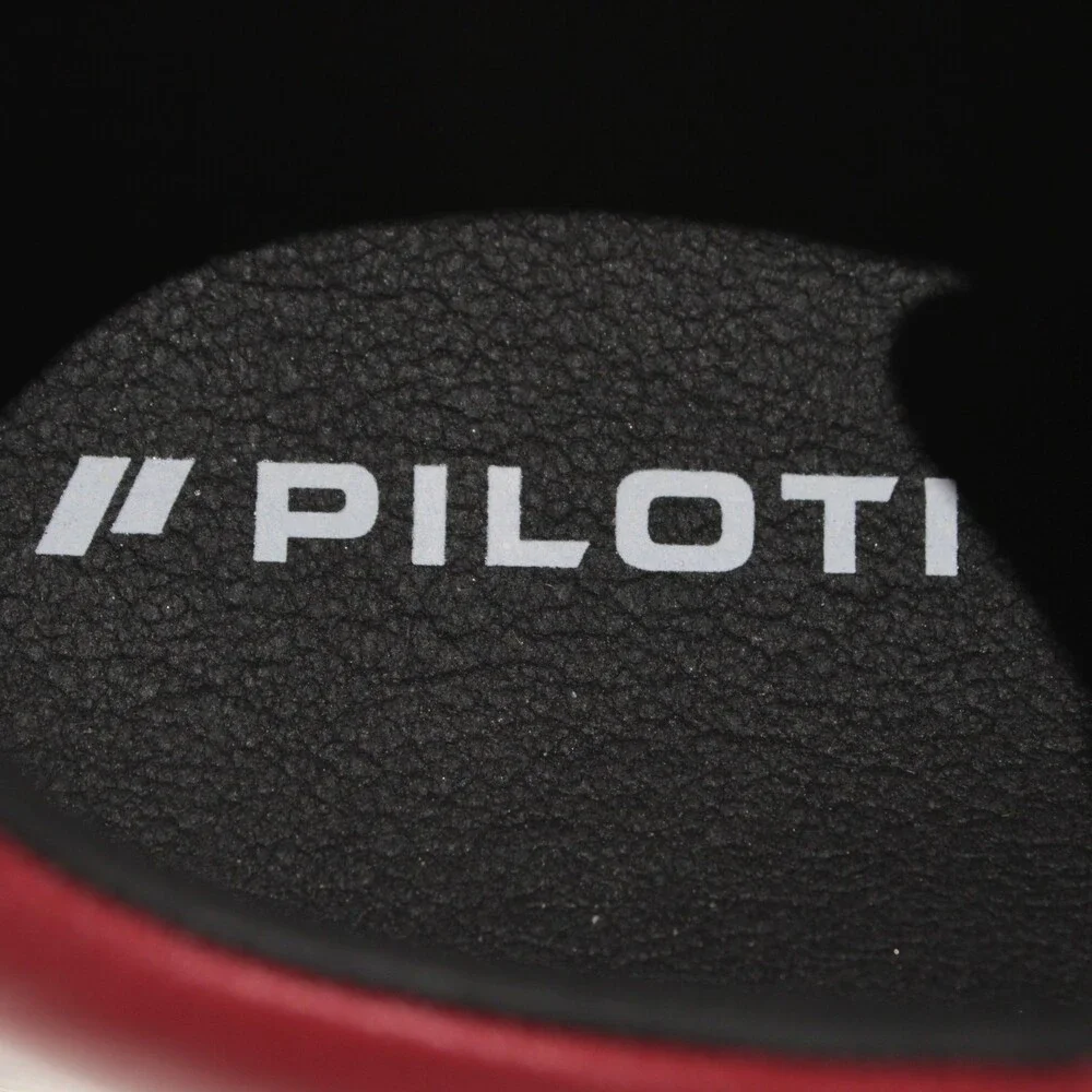 Piloti red