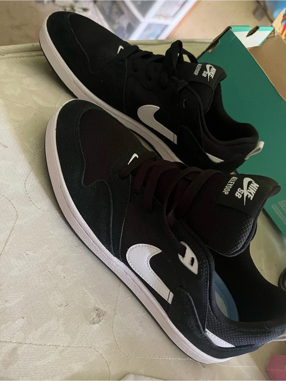 Nike classic low