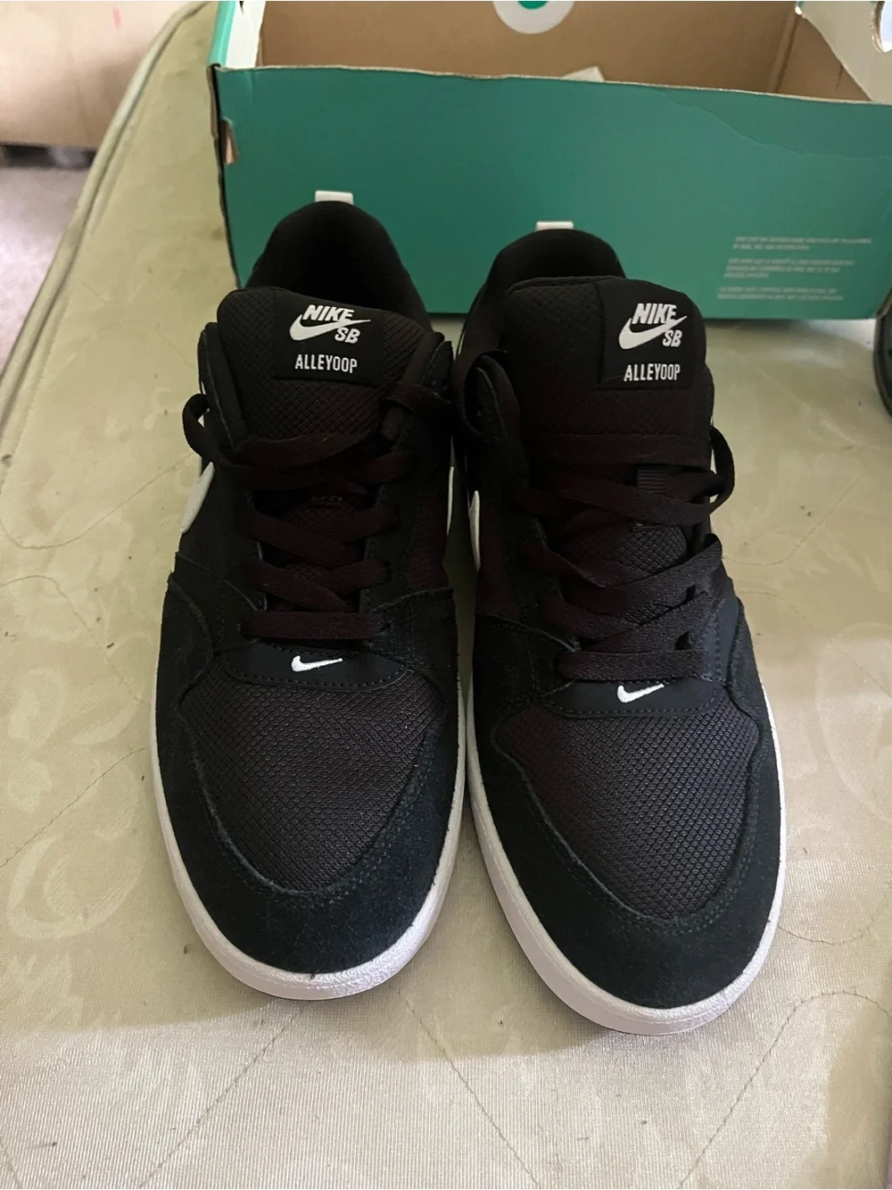 Nike classic low