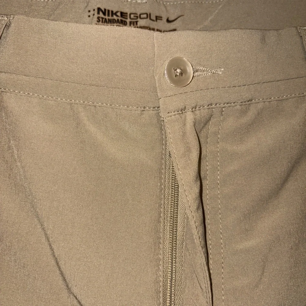 Nike Dri Fit Khaki Style Golf Shorts Regular Fit Men's Size 35 Light Brown