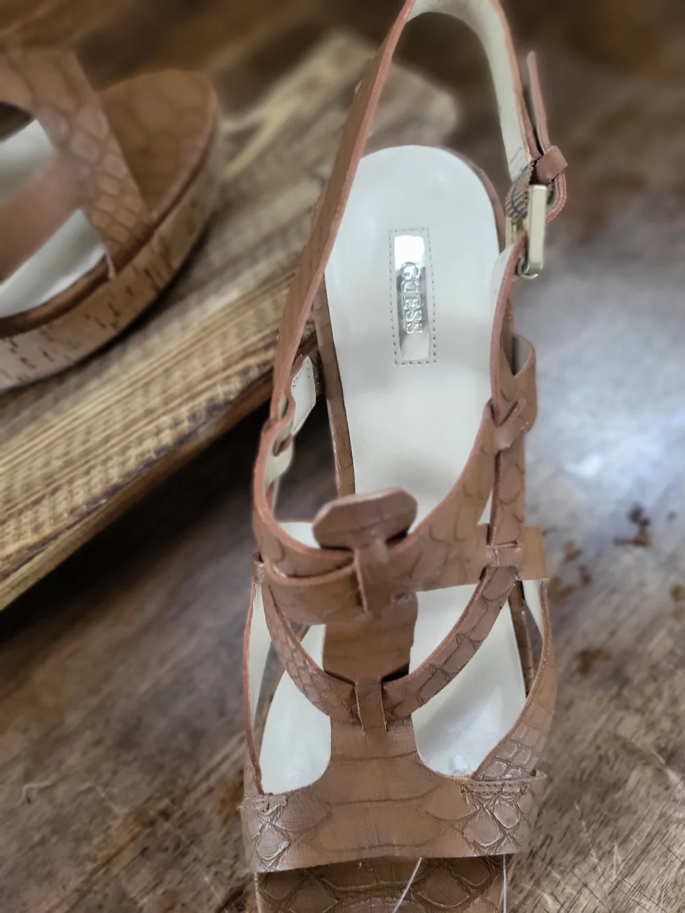 Guess stylish brown