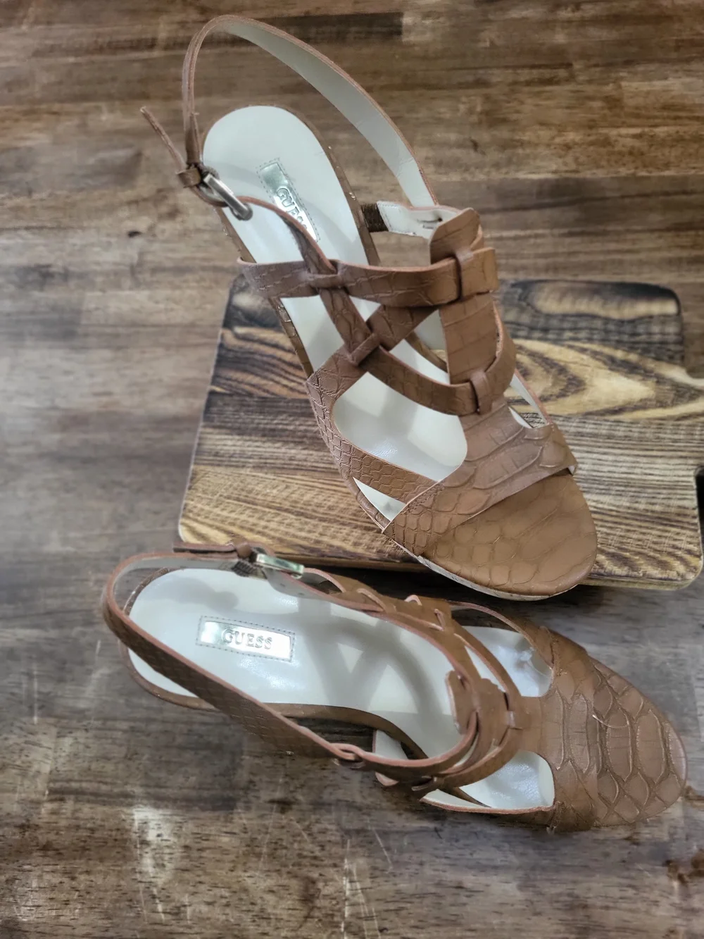 Guess stylish brown