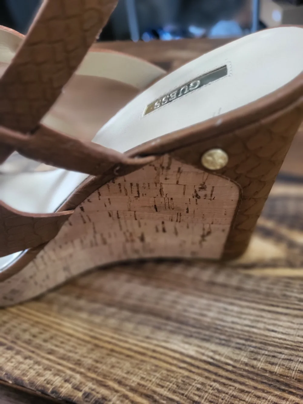 Guess stylish brown