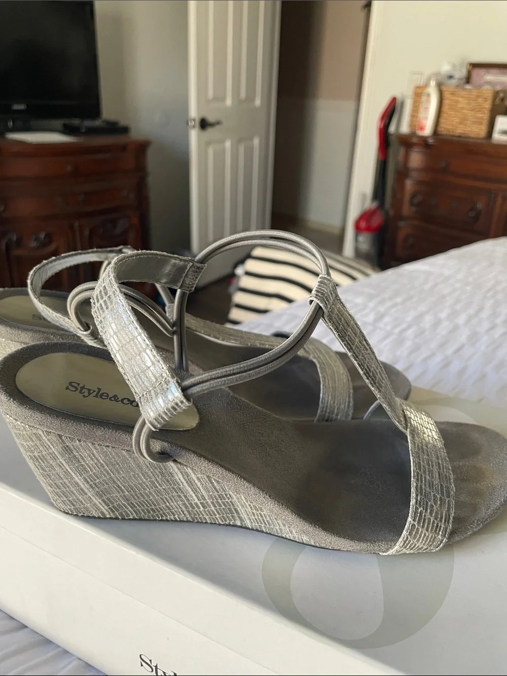 Style & Co. finish height footbed