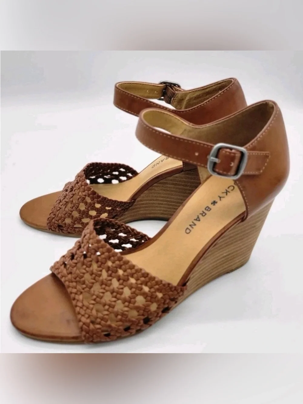 Lucky Brand shoes toe without