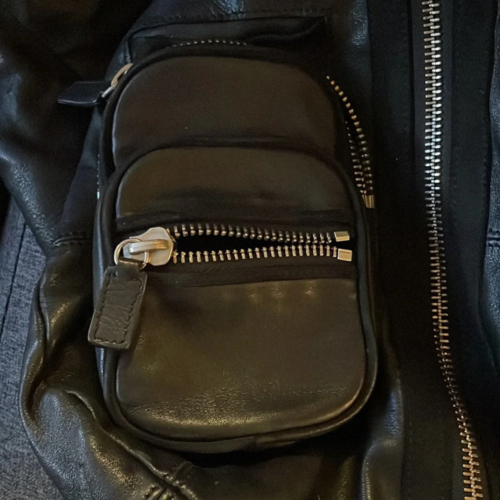 N/A black leather