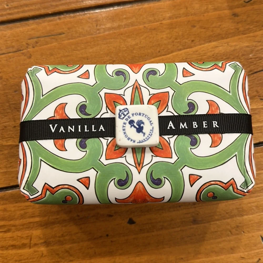 Portuguese Tile Soup- Sabonete De Portugal; scent Vanilla and Amber full Size