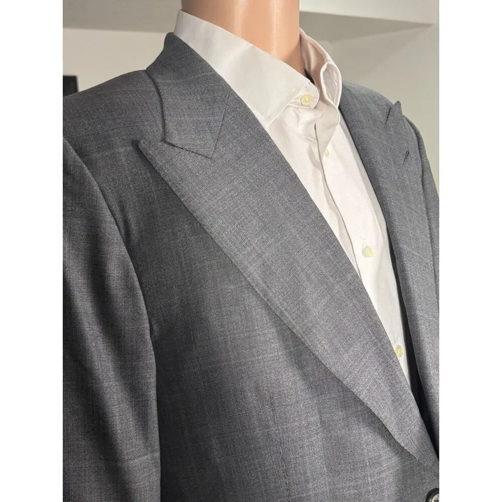 Tom Ford Gray Peak Lapel 2pc Suit 50EU 40R US men's 35x29 inseam Wool  Italy