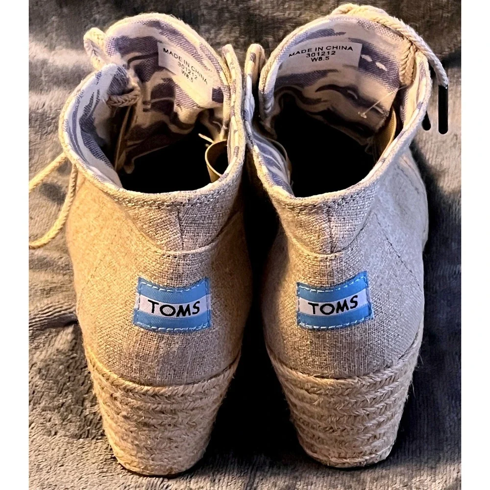 Toms desert wedge