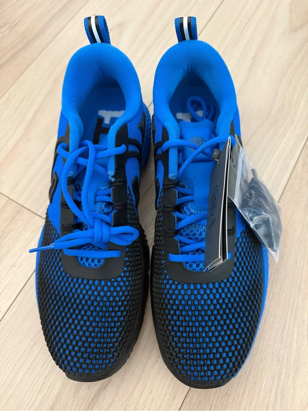 NWT! G/FORE Men's QRT1 Pickleball Shoes in a blue and black gradient.
