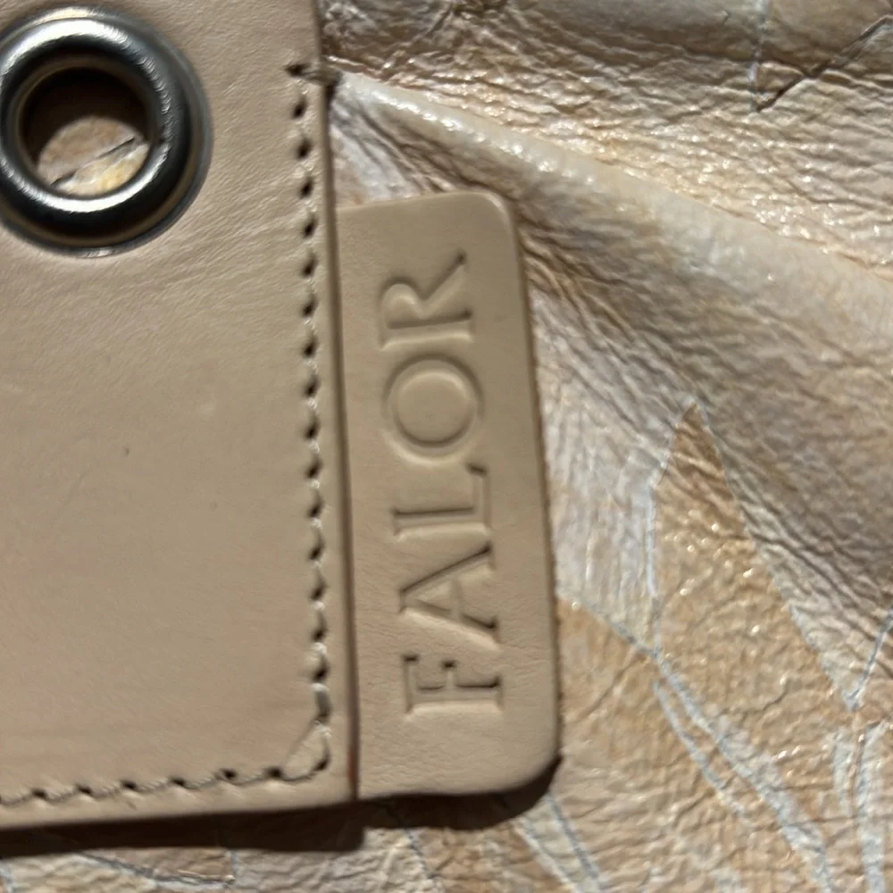 Falor bohemian shipment hours