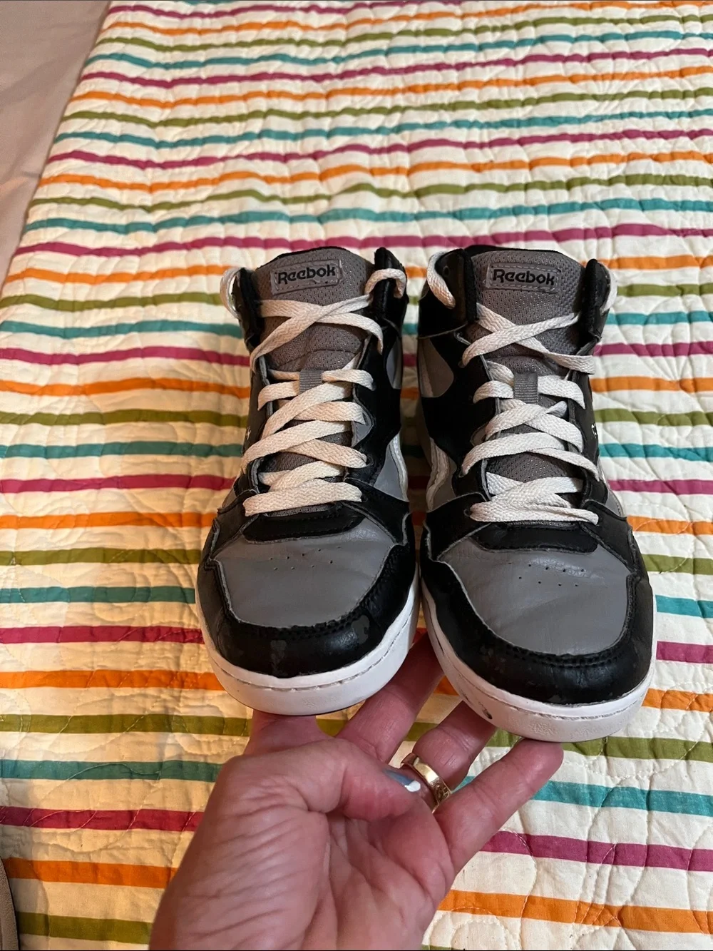 Gray and black Reebok youth size 5