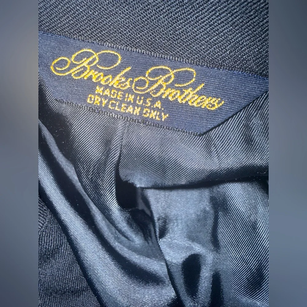 Brooks Brothers. Black Wool Blazer. Size 42.