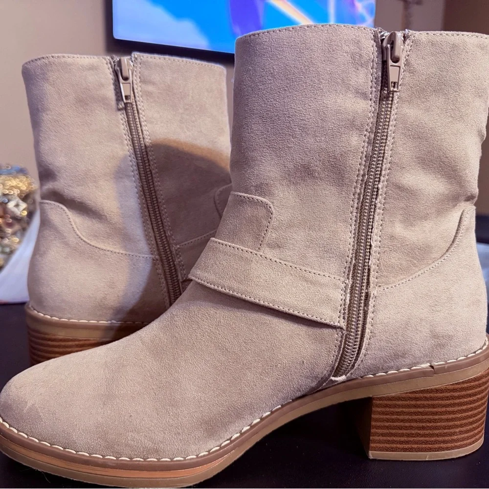 Kensie Cream Ankle Boots with Buckle Detail