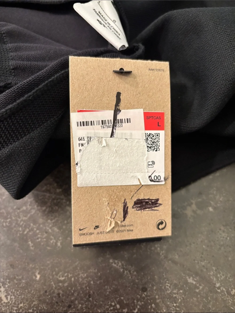 Nike detailing neckline size