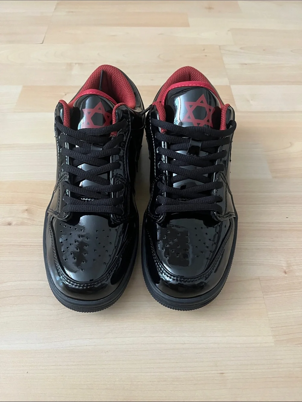 air Maccabees Low Top (black) Sneakers with Red Lining