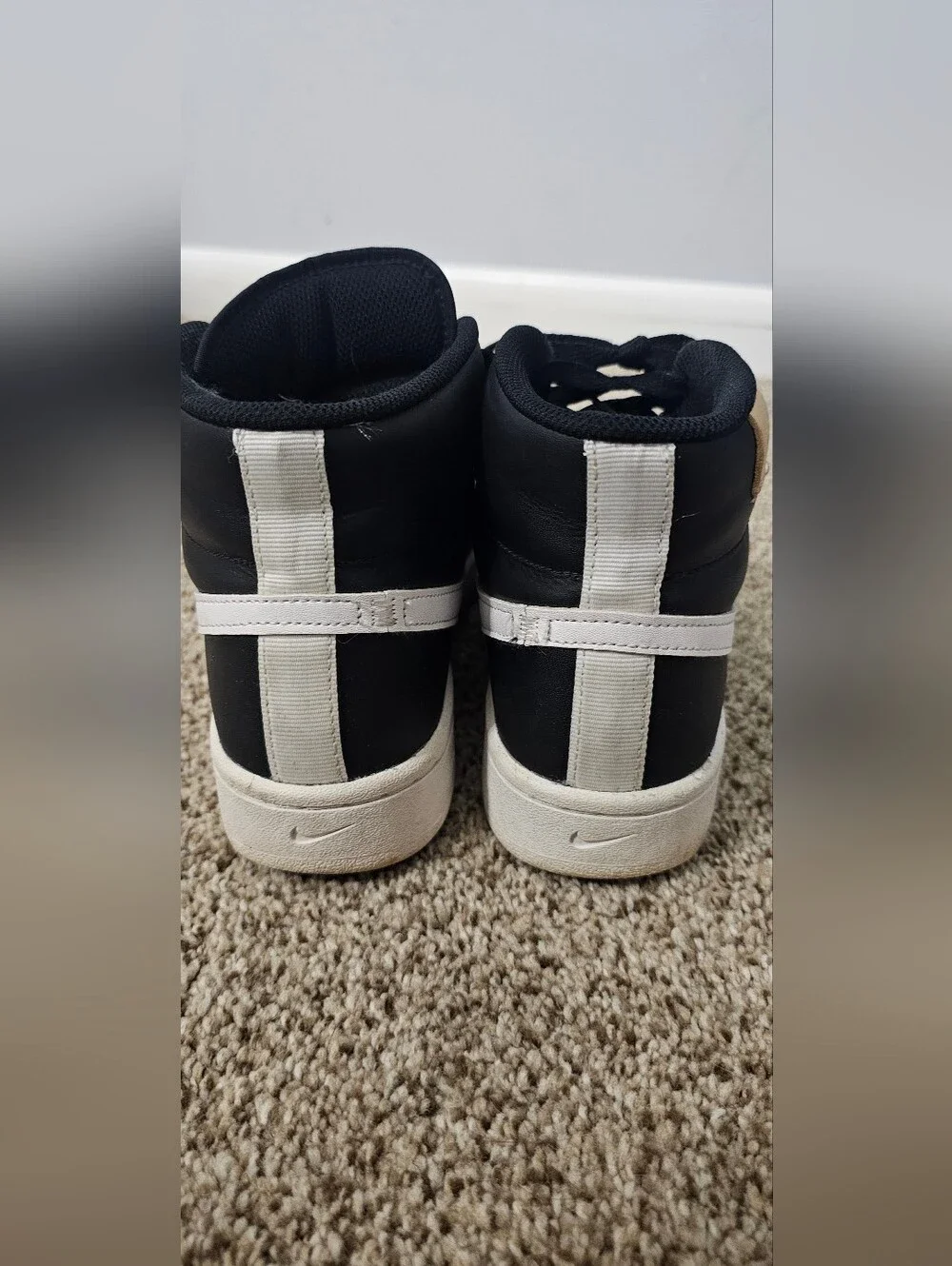 Nike classic black